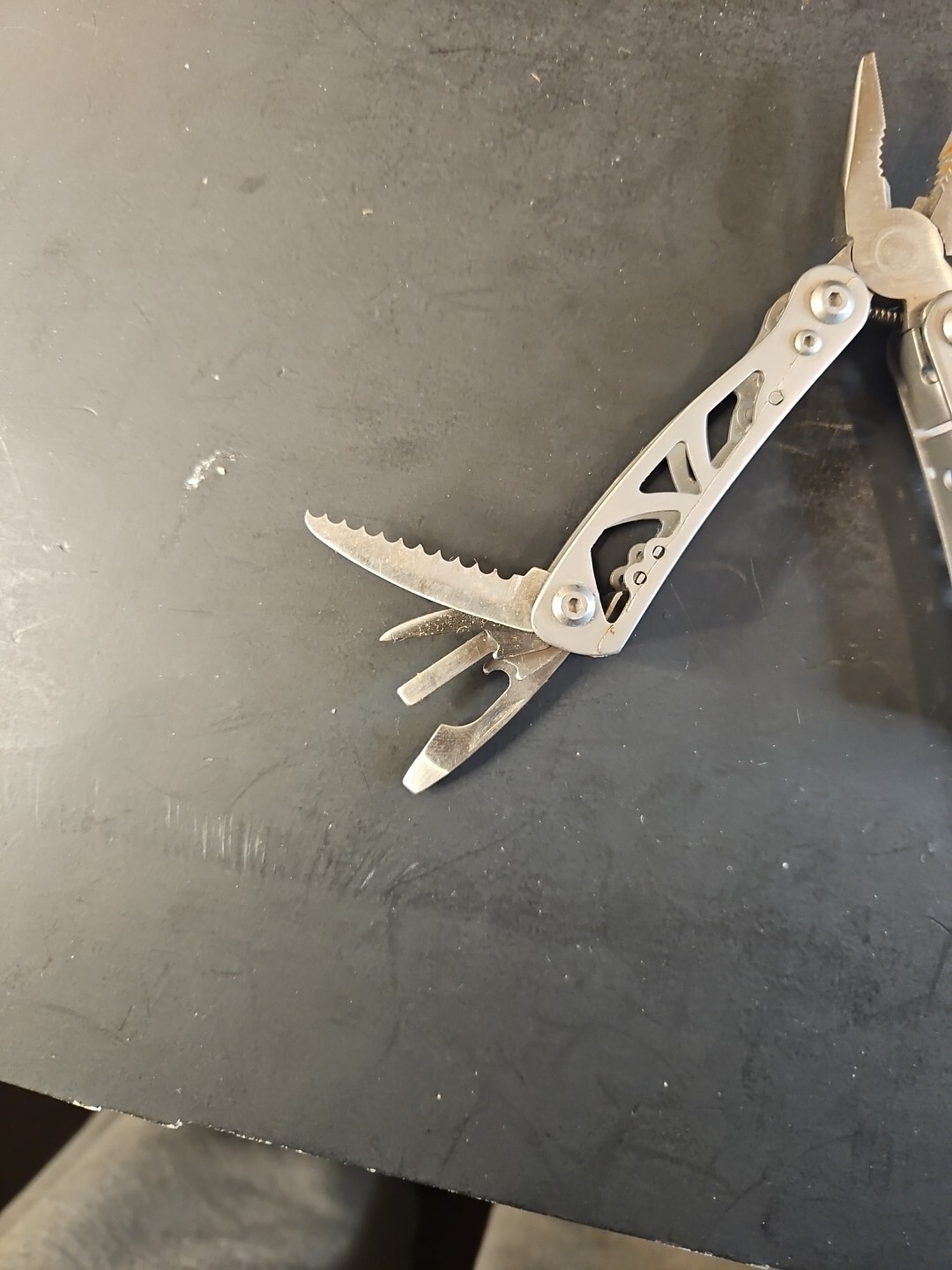 4.5″ Multitool Bold