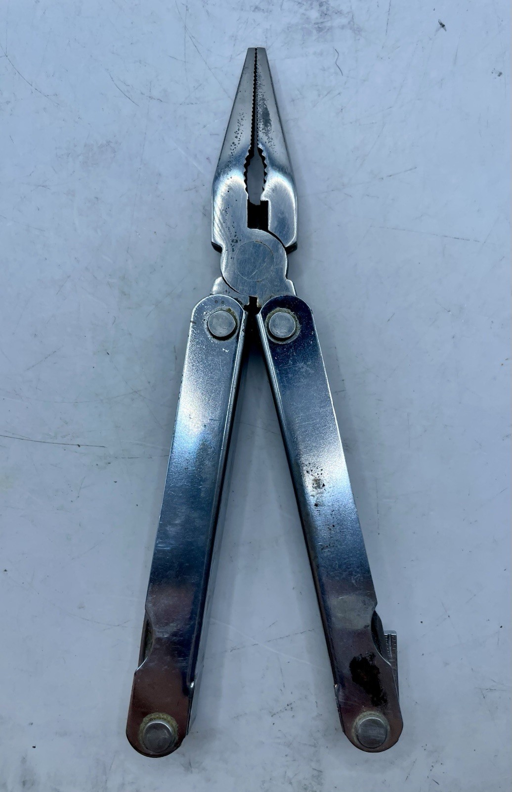 MULTI-TOOL UNbranded Leatherman Style Pliers Knife File 8 Tools Shealth