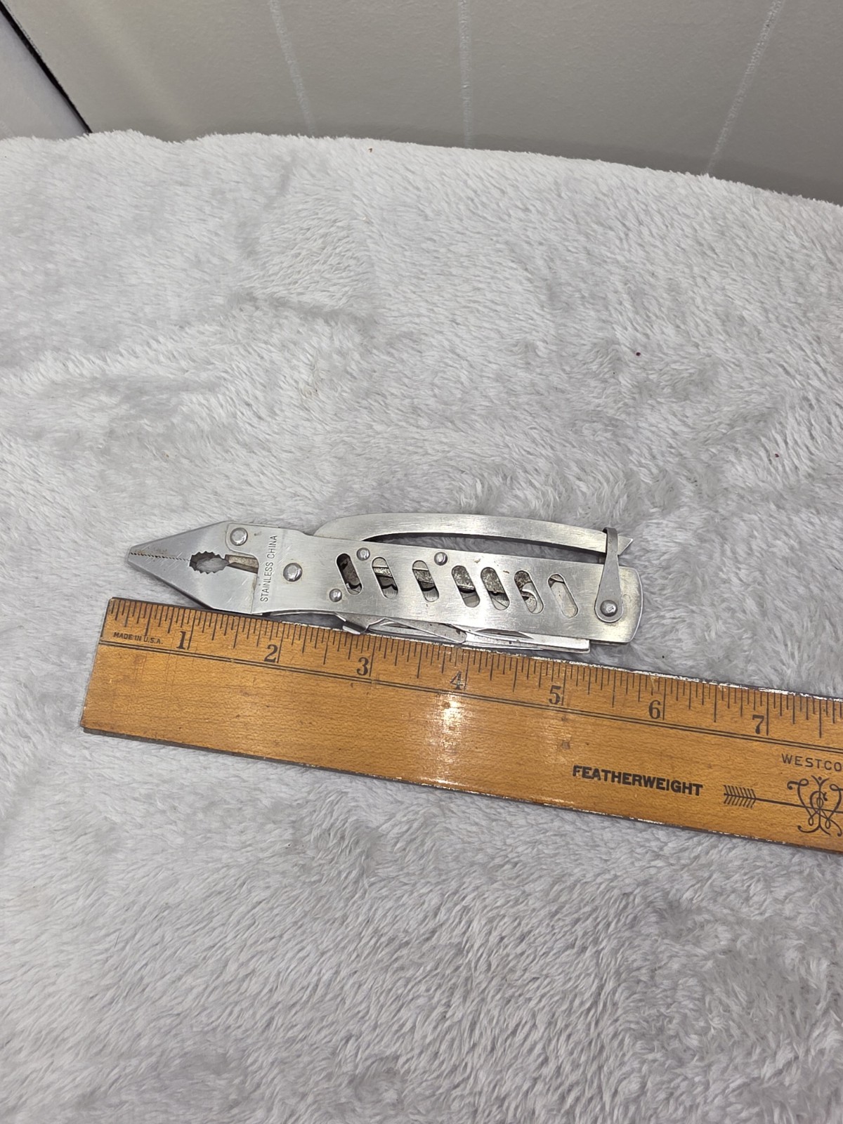 Pocket multitool with pliers