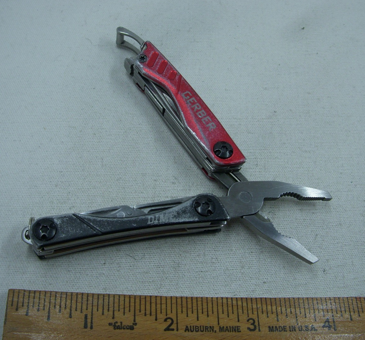Gerber Dime 4660515D1 Red 11 Function Multi Tool