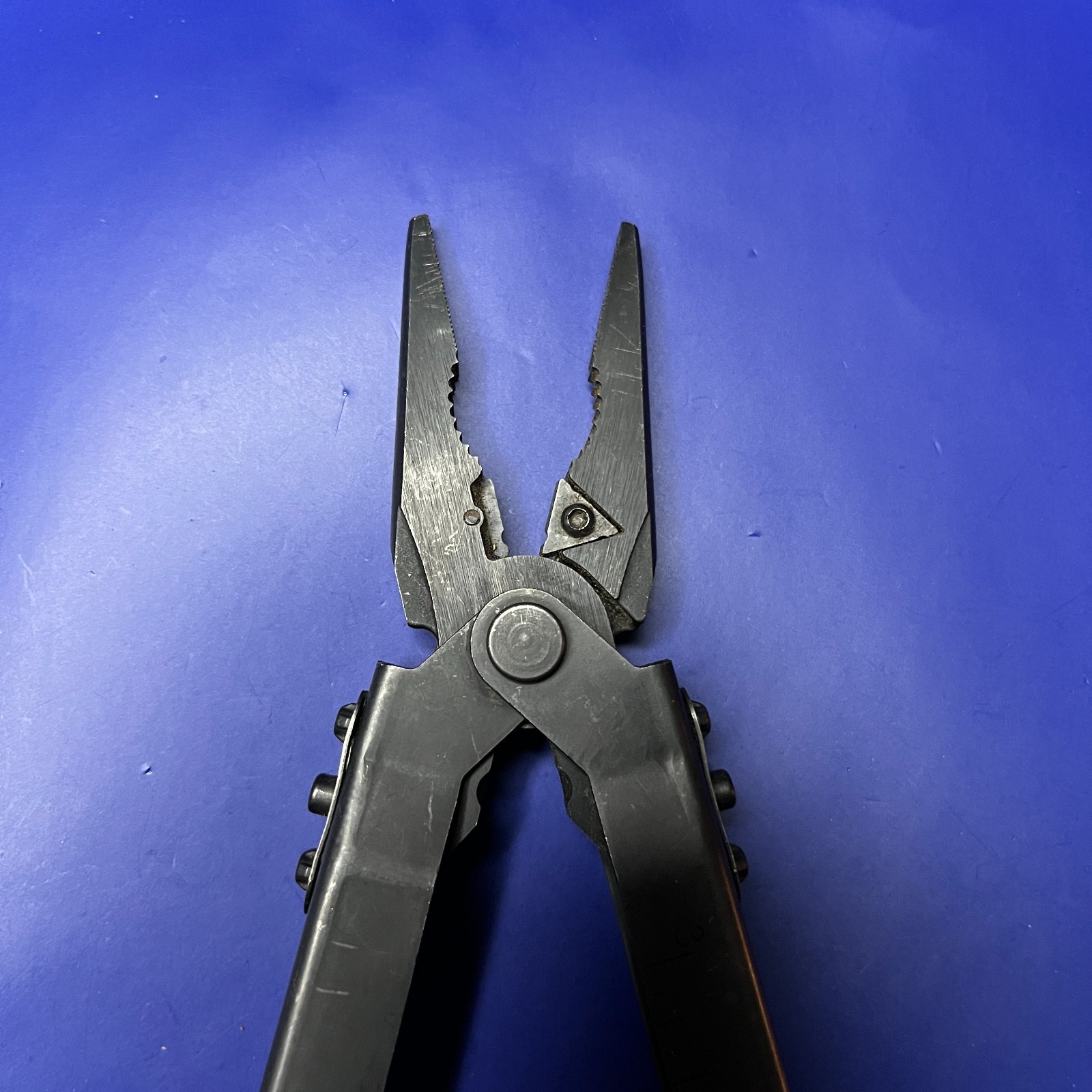 Gerber MP600 Black Oxide Multi-Tool Needle Nose Pliers Carbide Cutters