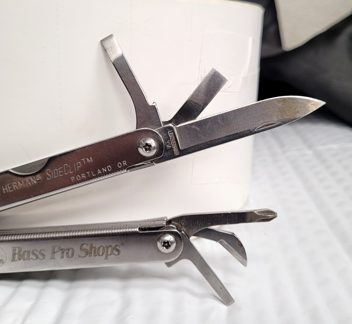 Leatherman SideClip Bass Pro Shops Multi Tool ~ Rare ~ Pre-Owned ~ NICE!! LOOK!!