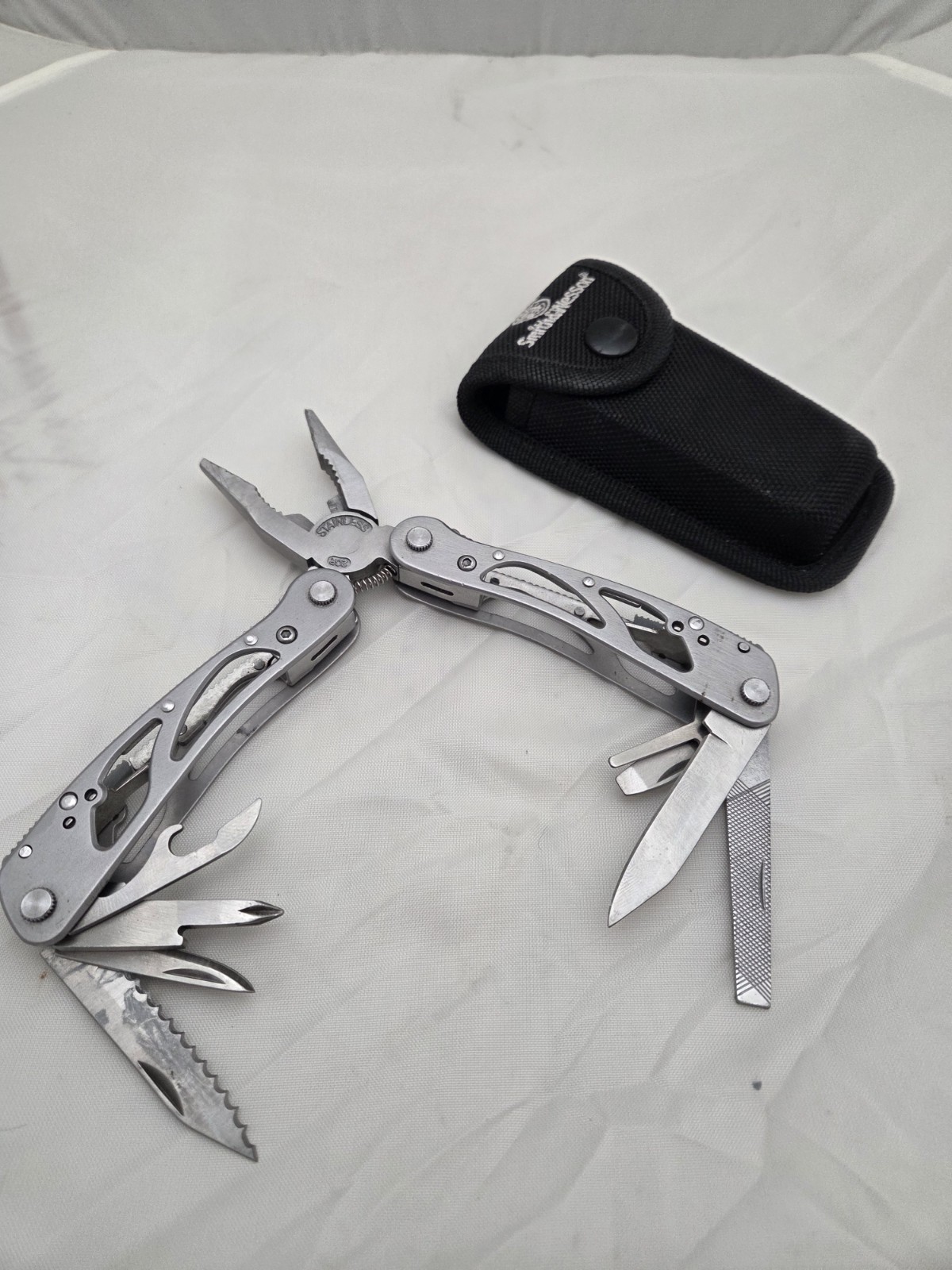Stainless Seel Leatherman type Multi Tool with Carry Case