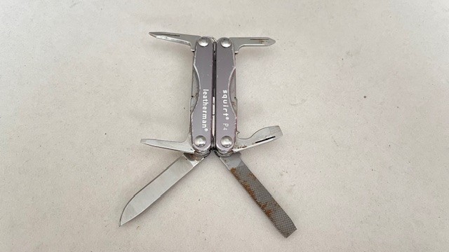 Leatherman Squirt P4 Vintage Gray Multi Tool Pliers,Knife,Keychain – Great