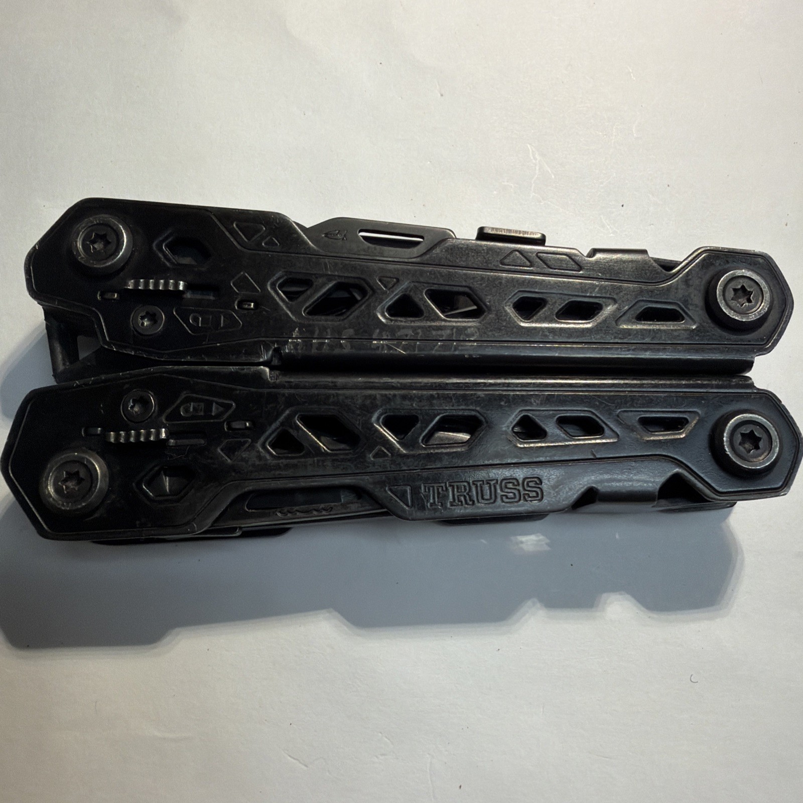 Gerber USA Truss Black Oxide Multi-Tool Pliers Scissors Knife With Belt Pouch.