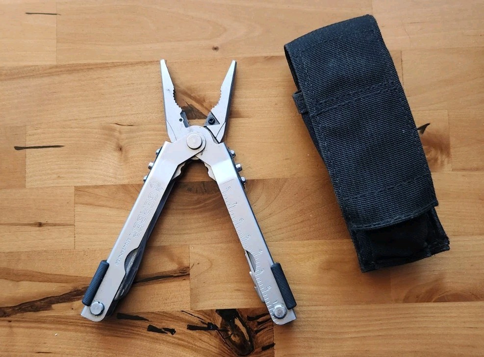 Gerber MP600 Multi-Tool Multi-Plier Needle Nose Silver w/ Sheath – Great U30