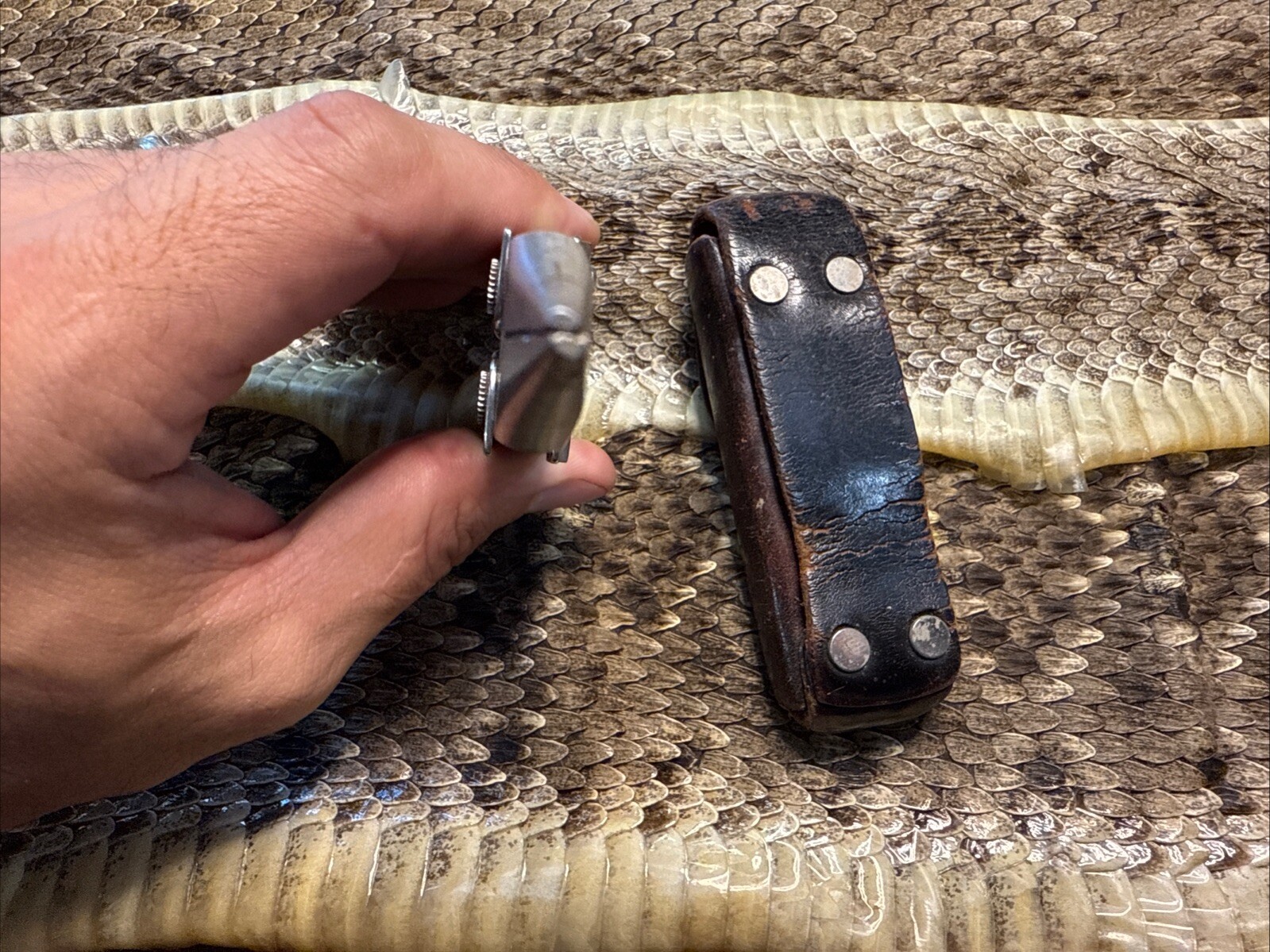 Vintage “LEATHERMAN” Multi-Tool Portland OR. USA w/Leather Sheath Very Clean