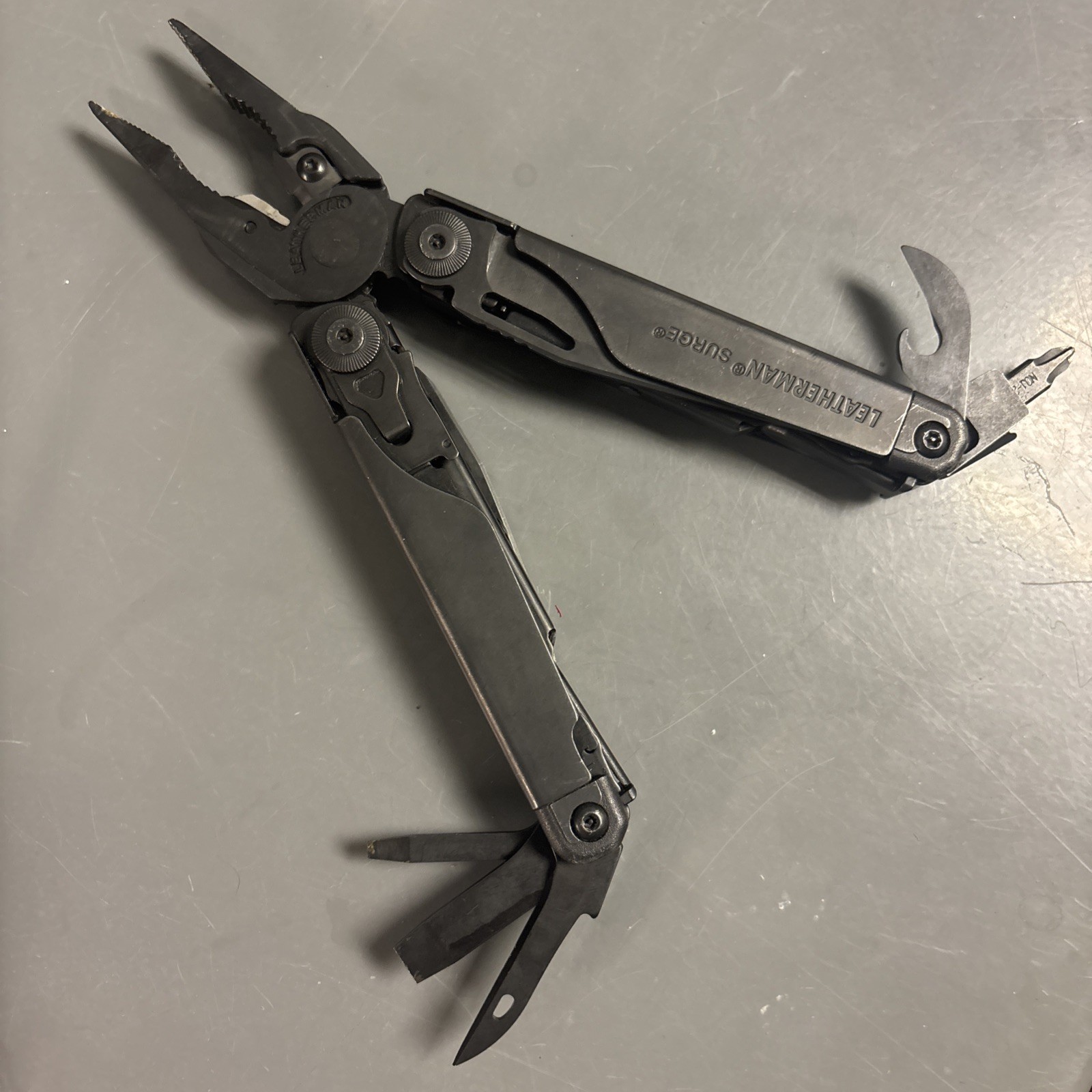 LEATHERMAN SURGE 19-In-1 Black Oxide Heavy Duty Multitool