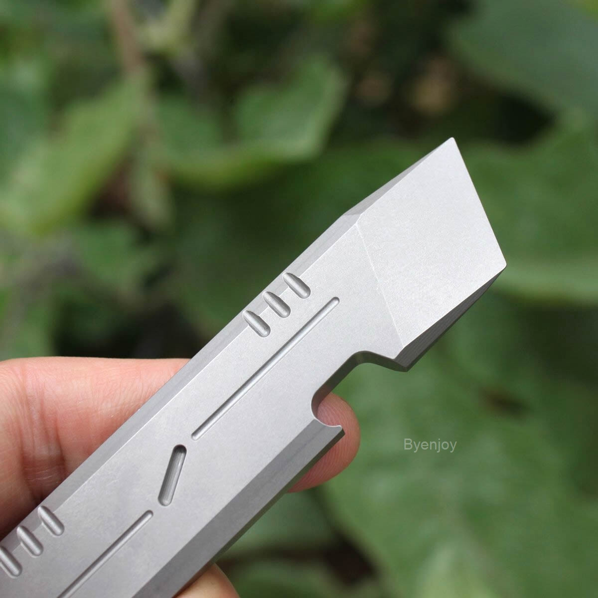 Titanium Crowbar Pry Bar Pocket EDC Pocket Tool Bottle Opener Pendant Open Box