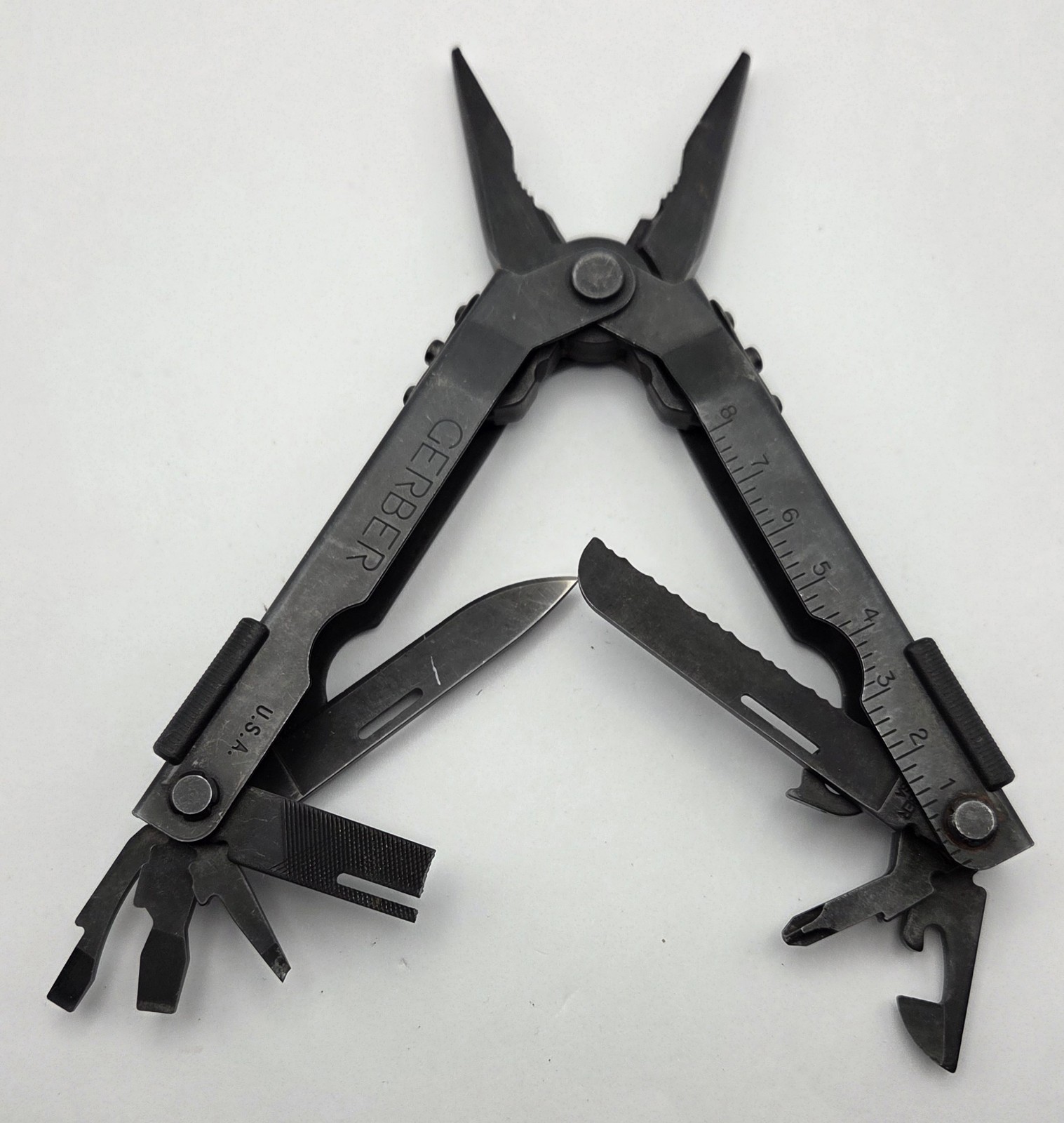 Gerber MP600 Multi-Plier Multi-Tool – Black Oxide Knife L-1