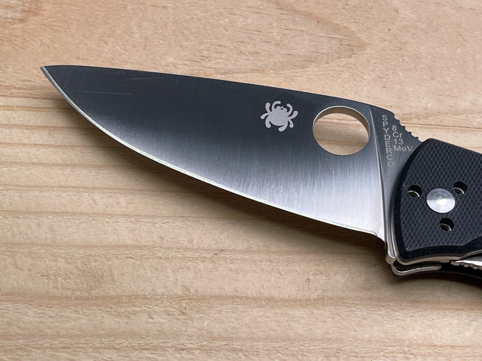 Spyderco Tenacious Folding Pocket Knife 8Cr13MoV Straight Edge Blade – Very Nice