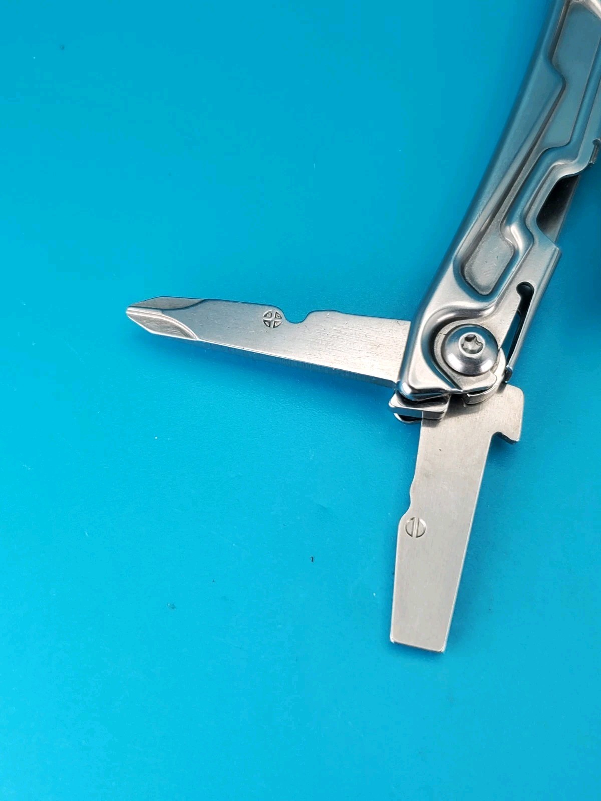 Leatherman Rev 3.8″ Multi-Tool, Stainless!