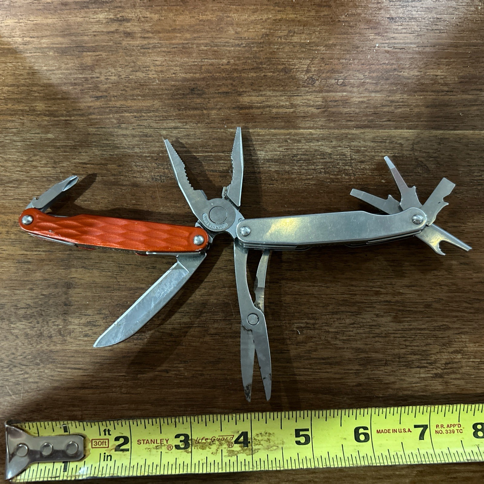Leatherman Juice S2 Multi-Tool Pliers Pocket Knife Cinnabar Orange