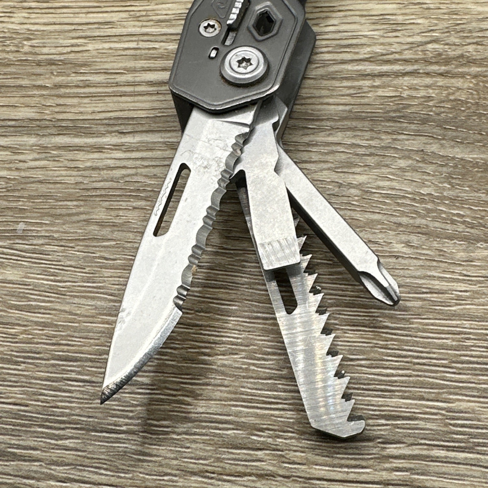 Gerber Truss Multi-Tool Pliers Knife Folding EDC FAST SHIPPING!