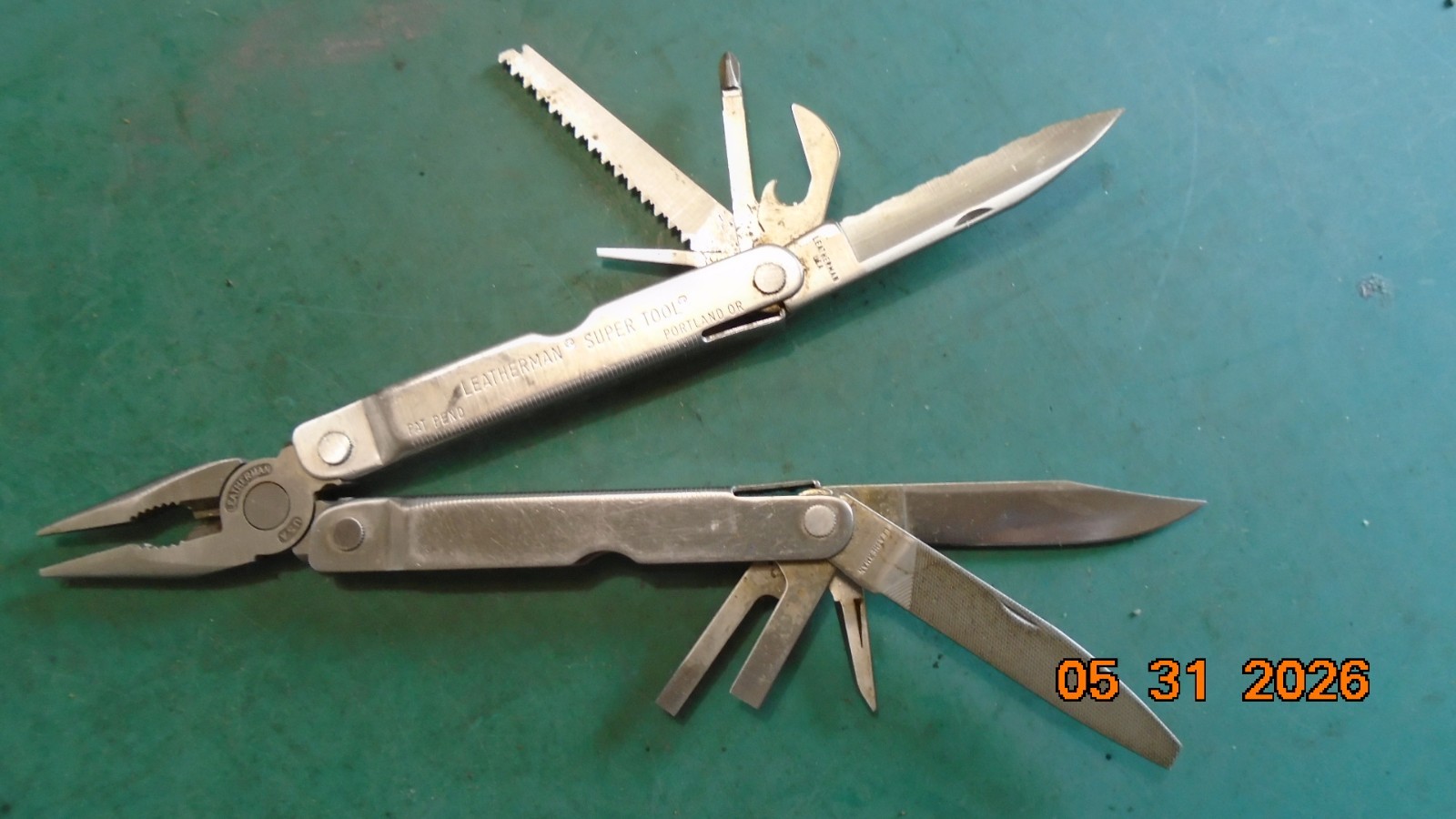 Vintage Leatherman Super Multi Tool Pat. Pend Portland Oregon / Leather Sheath