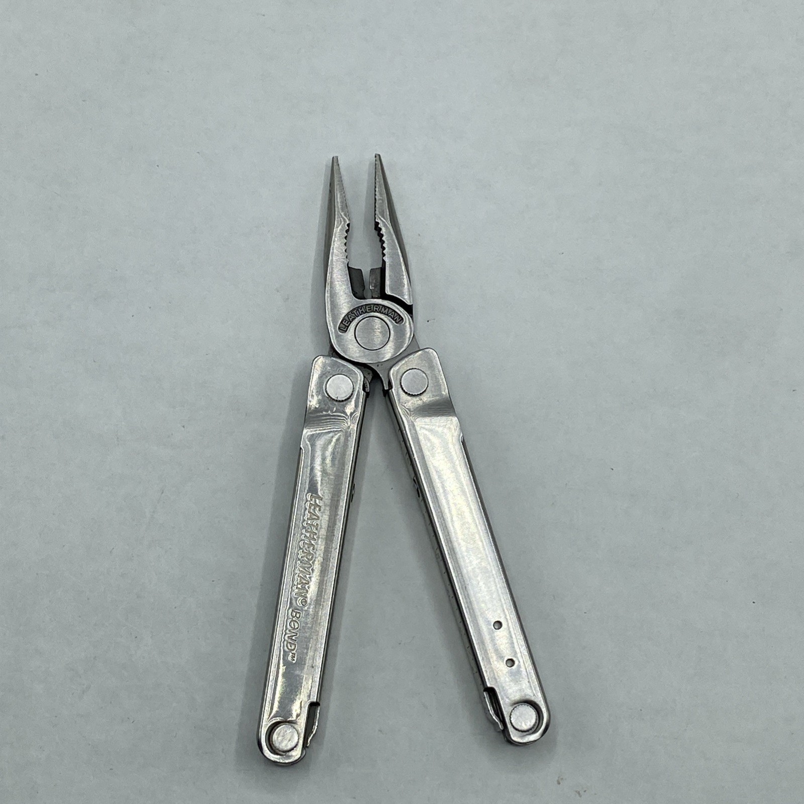 Leatherman Bond Multi Tool – Silver