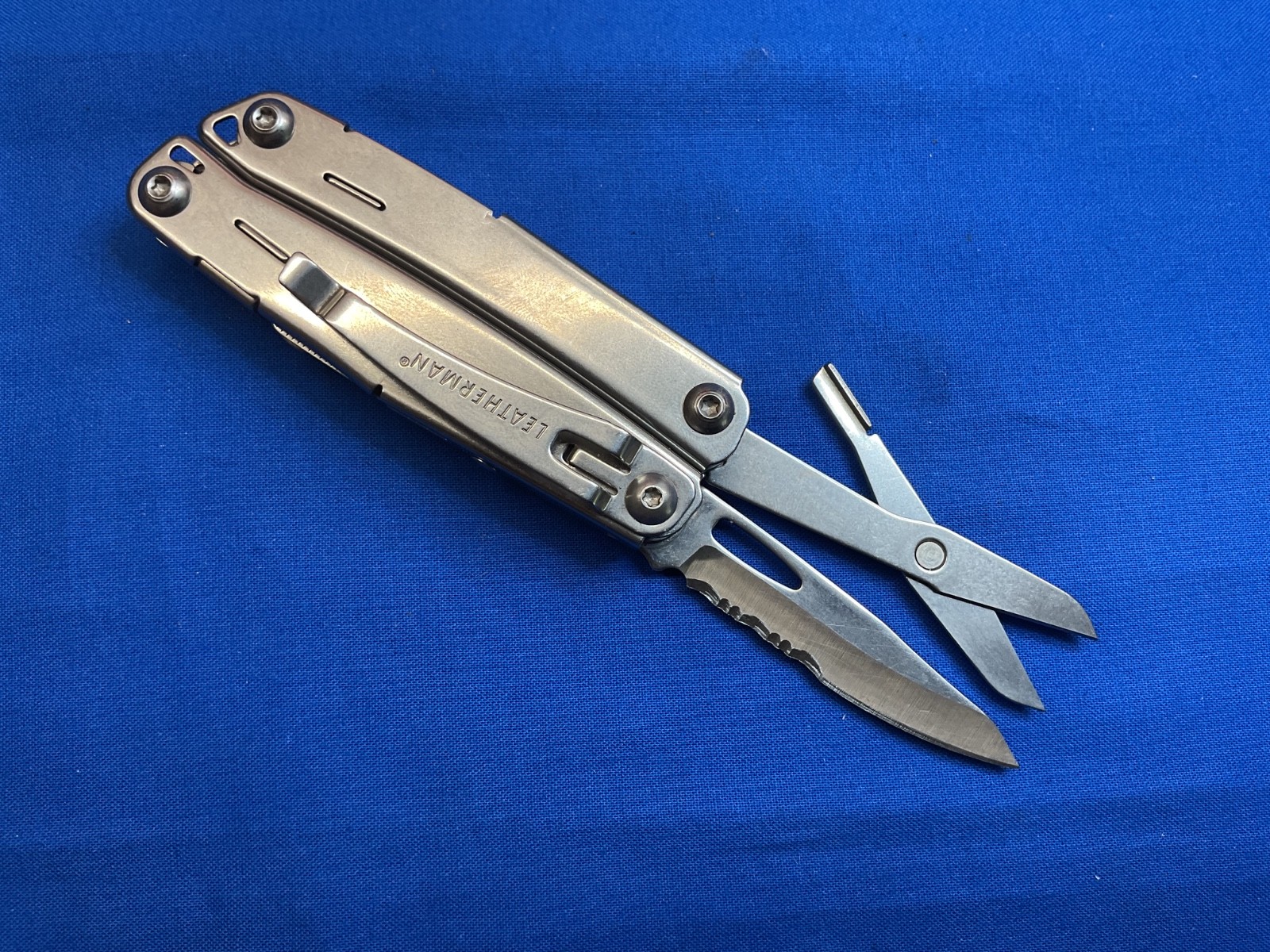 Leatherman Wingman Multi Tool Knife Pliers Camping Hunting Hiking 2021 Date Code