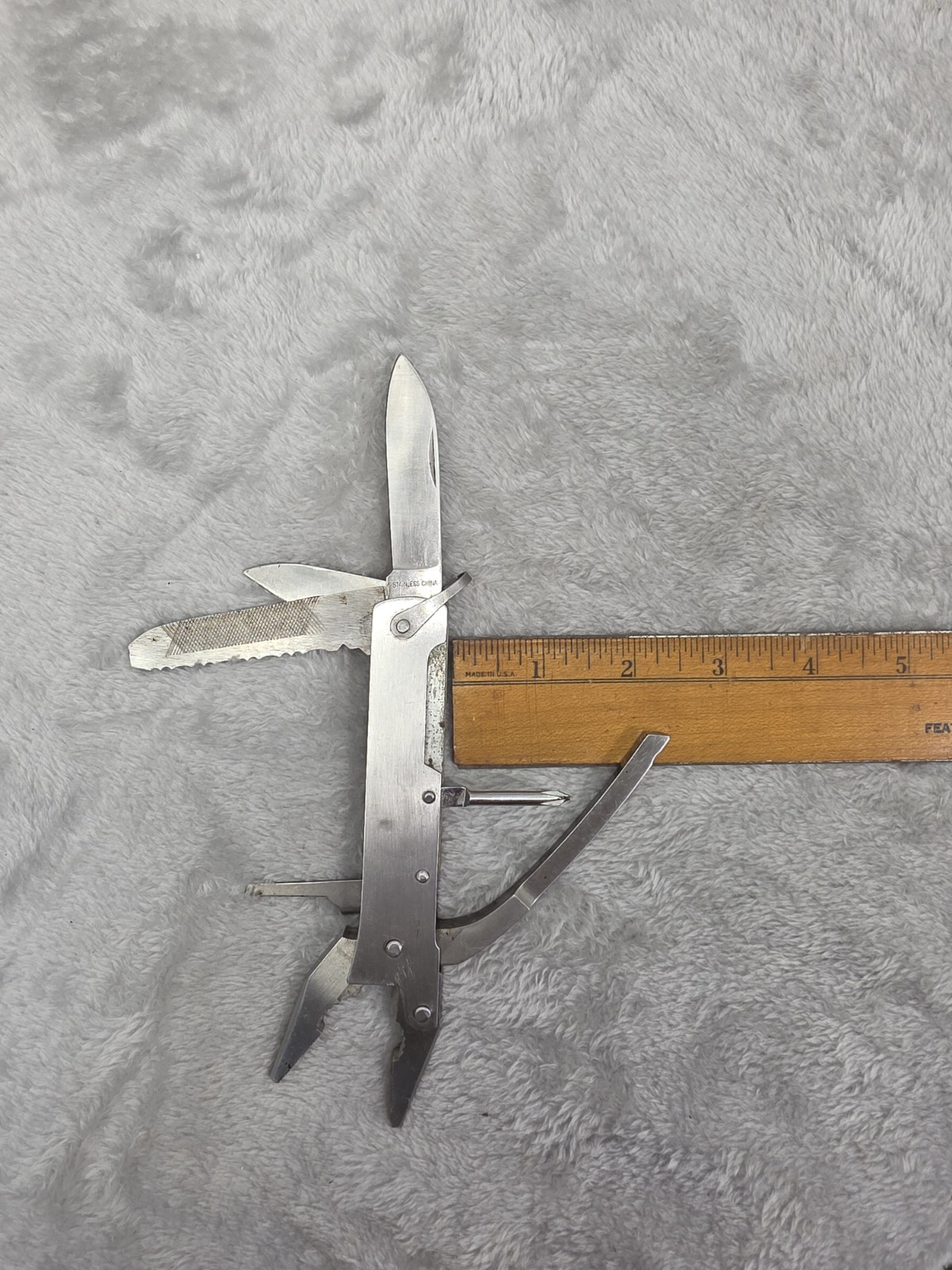 Pocket multitool with pliers