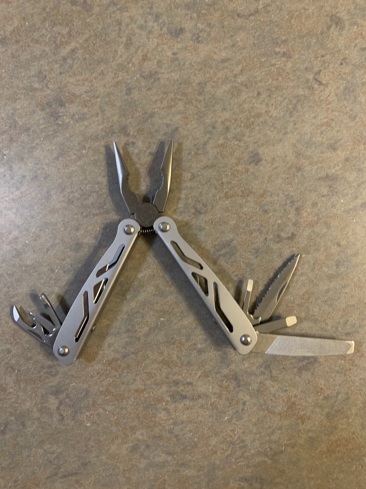 OZARK TRAIL OUTDOOR EQUIPMENT MULTI-TOOL WITH SHEATH NEVER USED