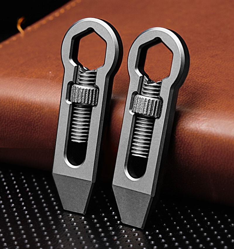 EDC Titanium Alloy Multi Tools Adjustable Wrench Pocket Pry Bar Crowbar Keychain