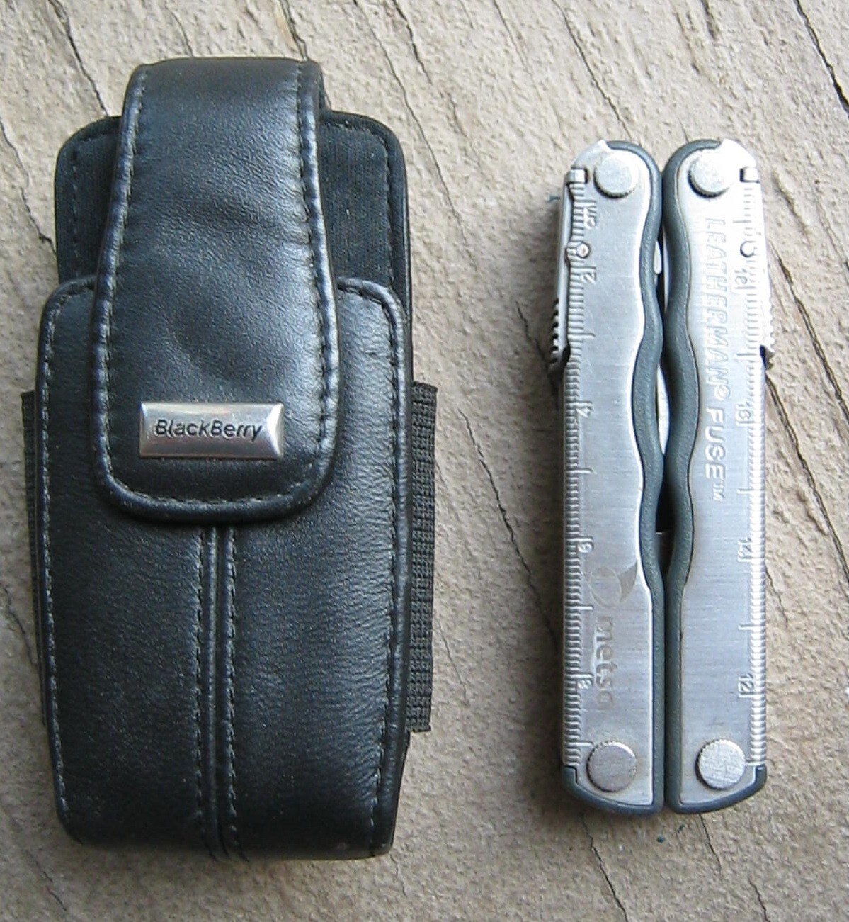 LEATHERMAN FUSE STAINLESS STEEL MULTITOOL ADVERTISING “METSO” W/BLACKBERRY POUCH