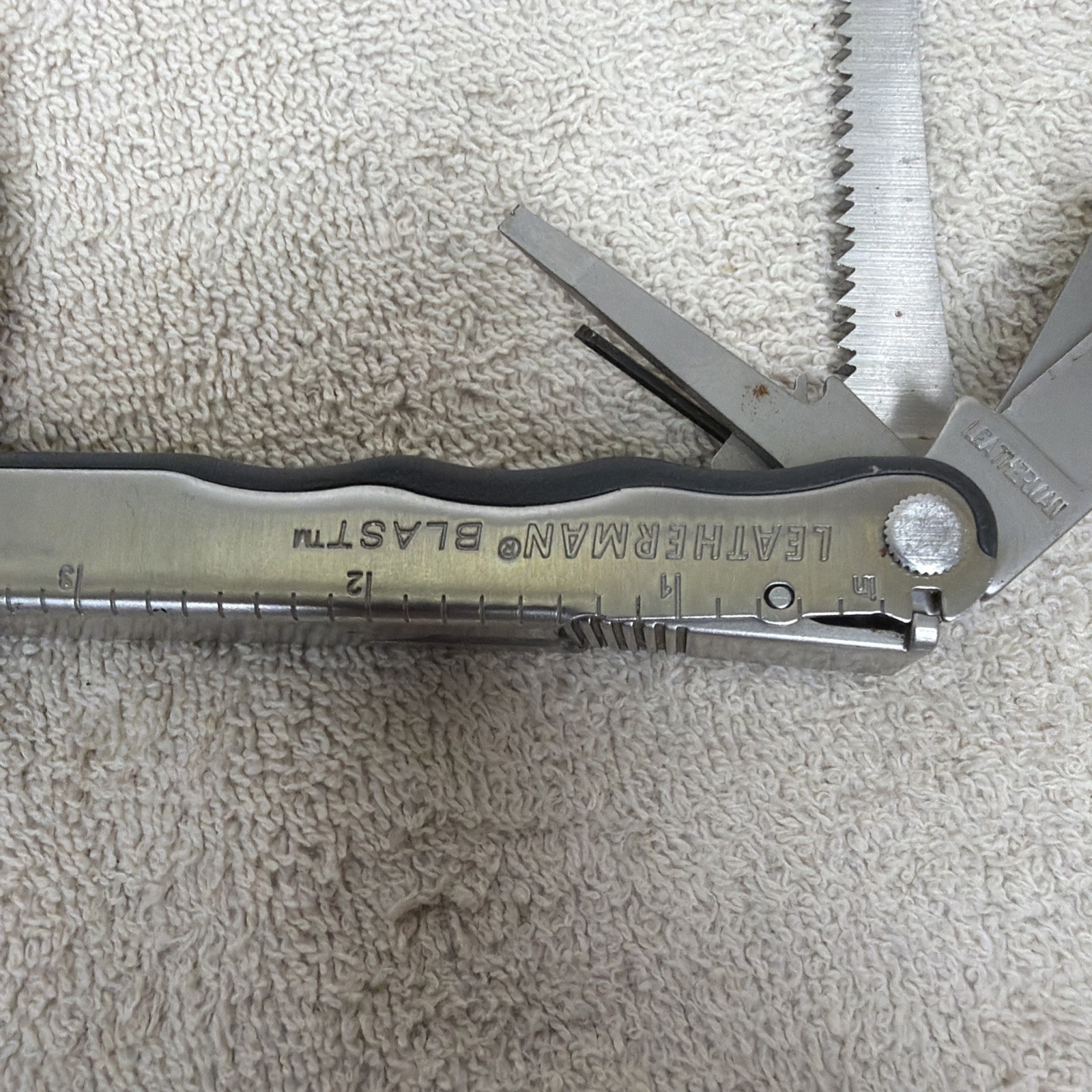 Leatherman BLAST Multi-Tool , Retired Multitool w/ Knife Pliers
