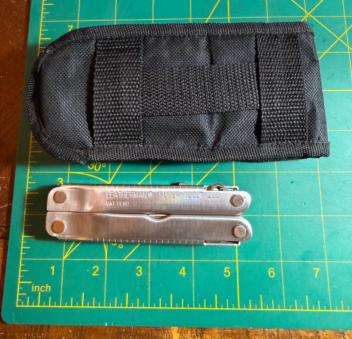 Leatherman Super Tool 200 Multi-Tool USA with Pouch