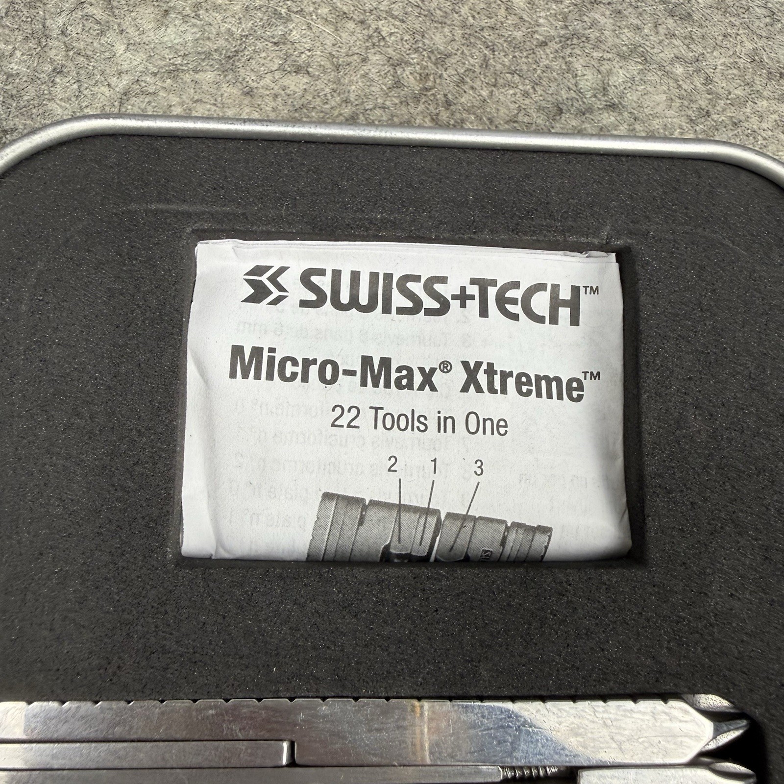 SWISS + TECH ST53130EJ Multi Tool 22 in 1 Micro Max Xtreme