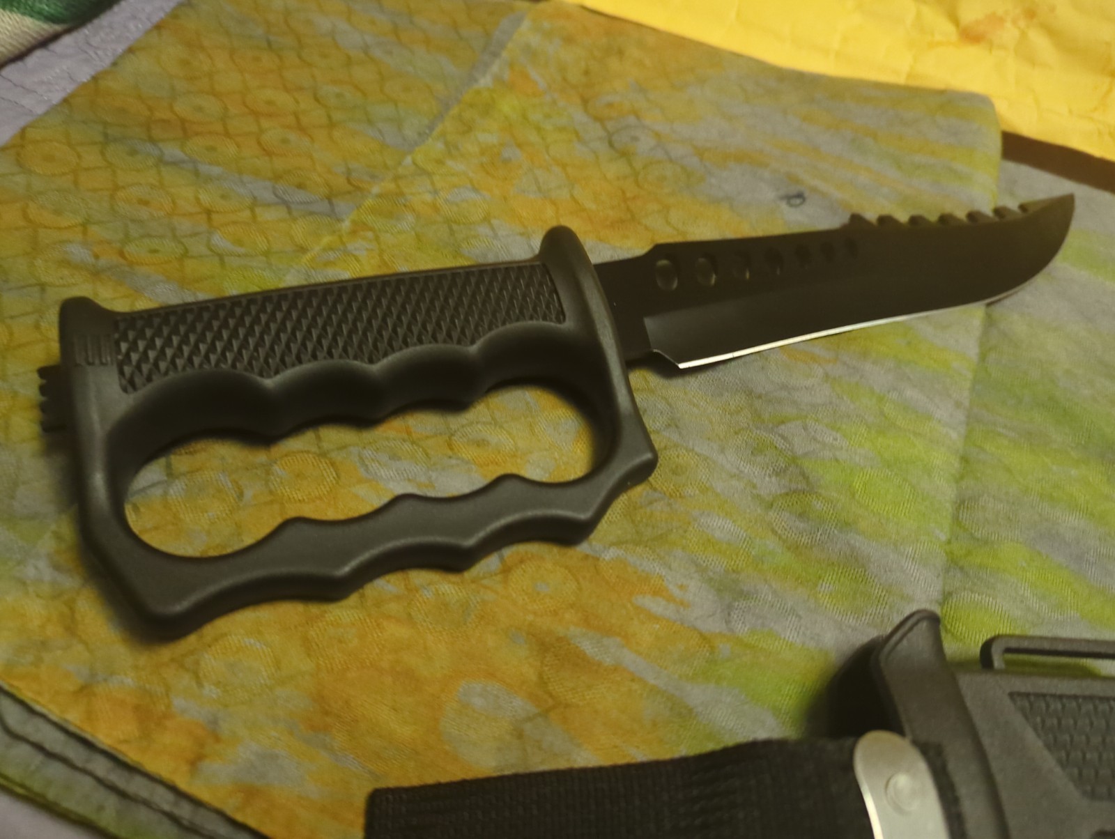 A Plastic Handle Survival Hunting Camping Knife With Fire Starter Glass,KPO17