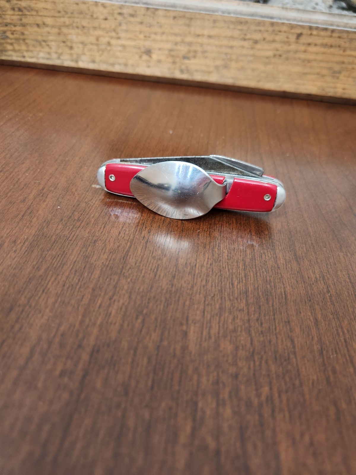 Campbell’s Chunky Soup Foldable 4-Tool Multi-Tool 2.5in Blade Red/Silver