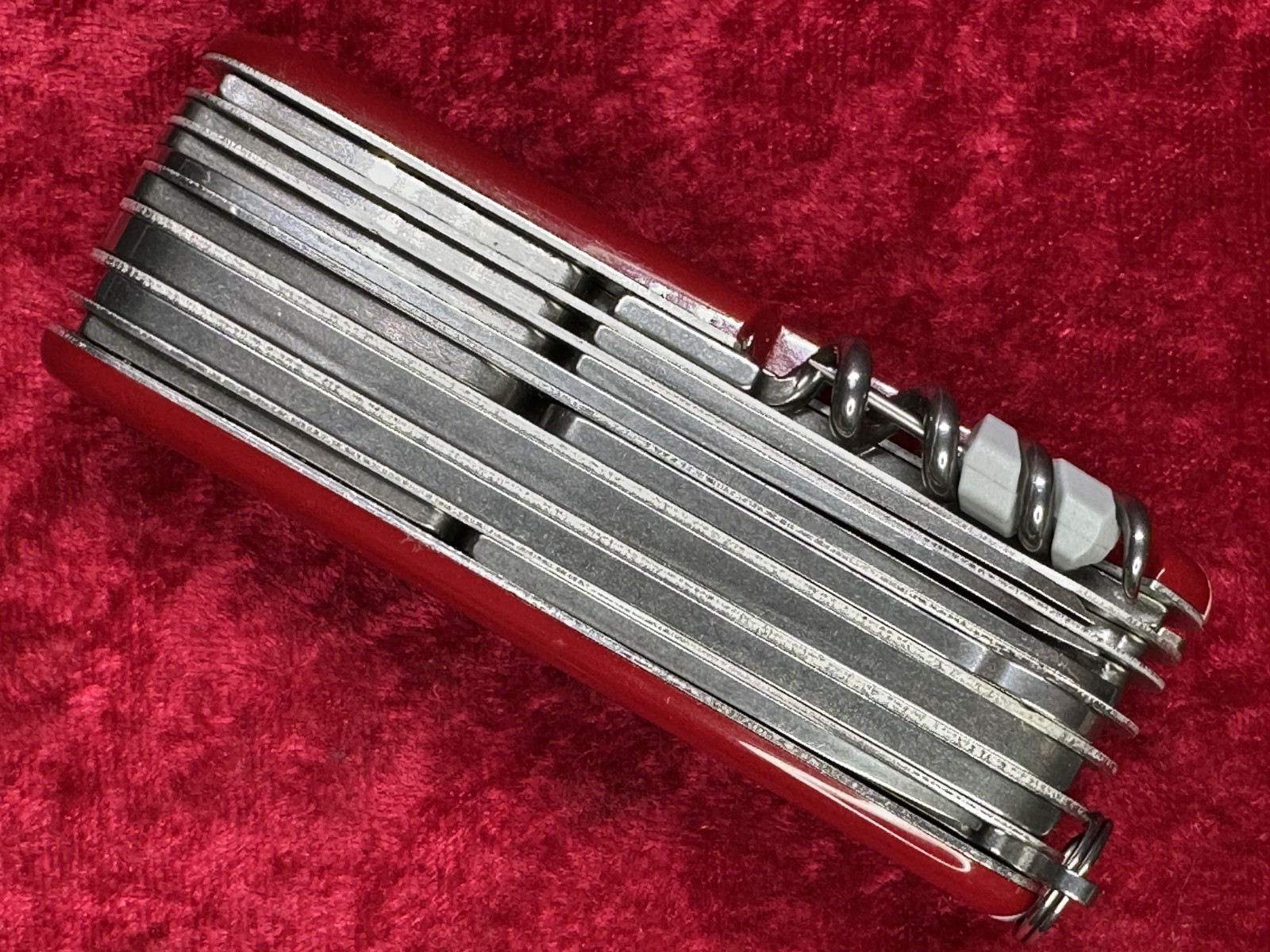Victorinox SwissChamp Red Swiss Army Knife 91mm 33 Function 22 Tool 8 Layer($55)