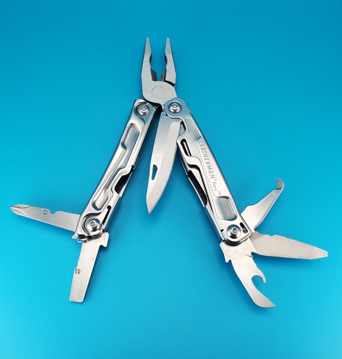 Leatherman Rev 3.8″ Multi-Tool, Stainless! NICE!
