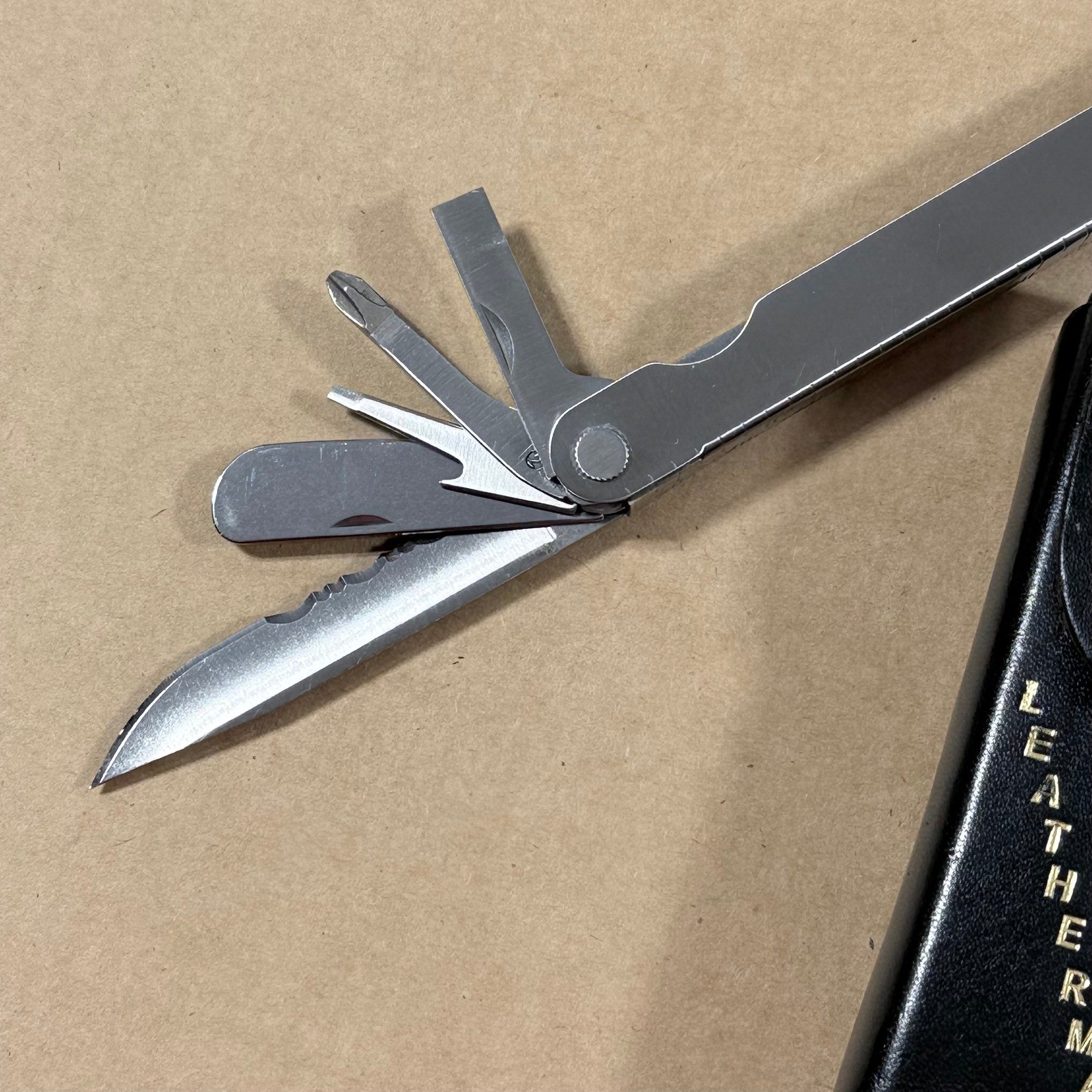 Leatherman Flair Multi-Tool Stainless 10/00 Corkscrew Sheath Knife RARE USA