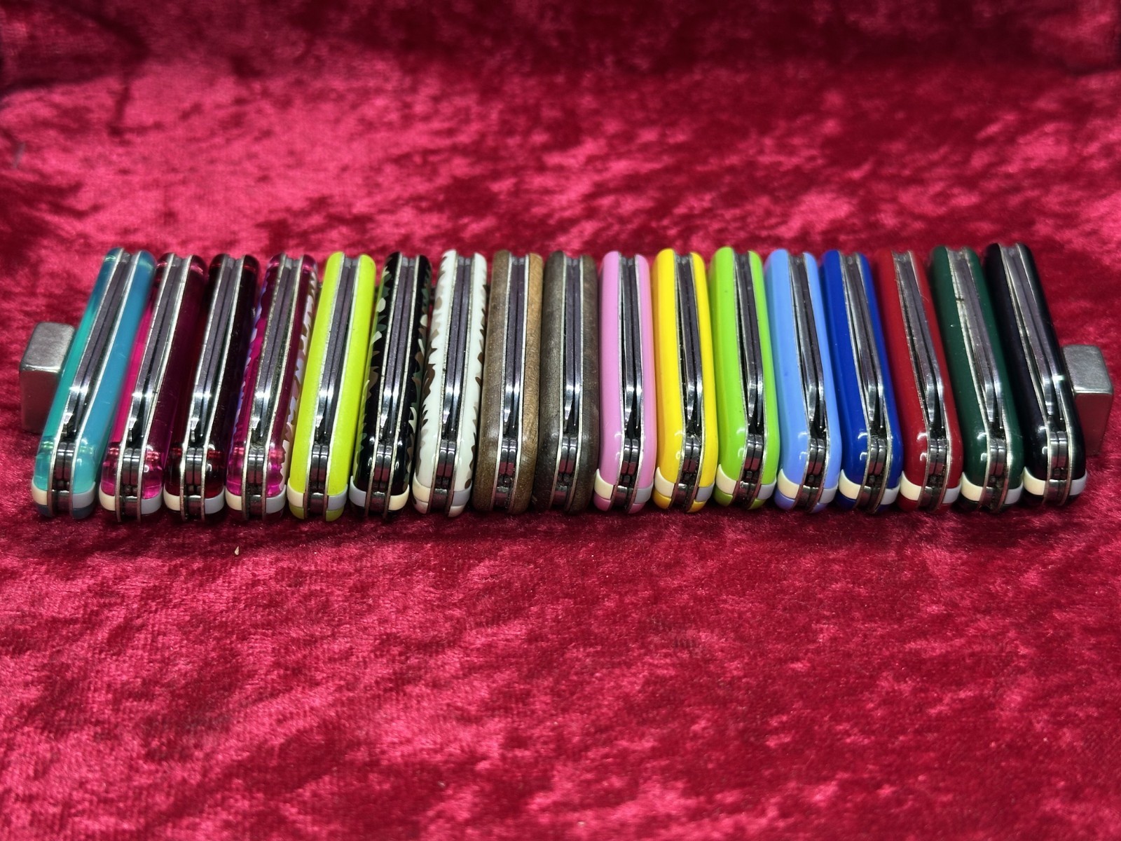 Victorinox Classic SD Lot Of 17 Swiss Army Knives 58mm Collection Of 17 Colors