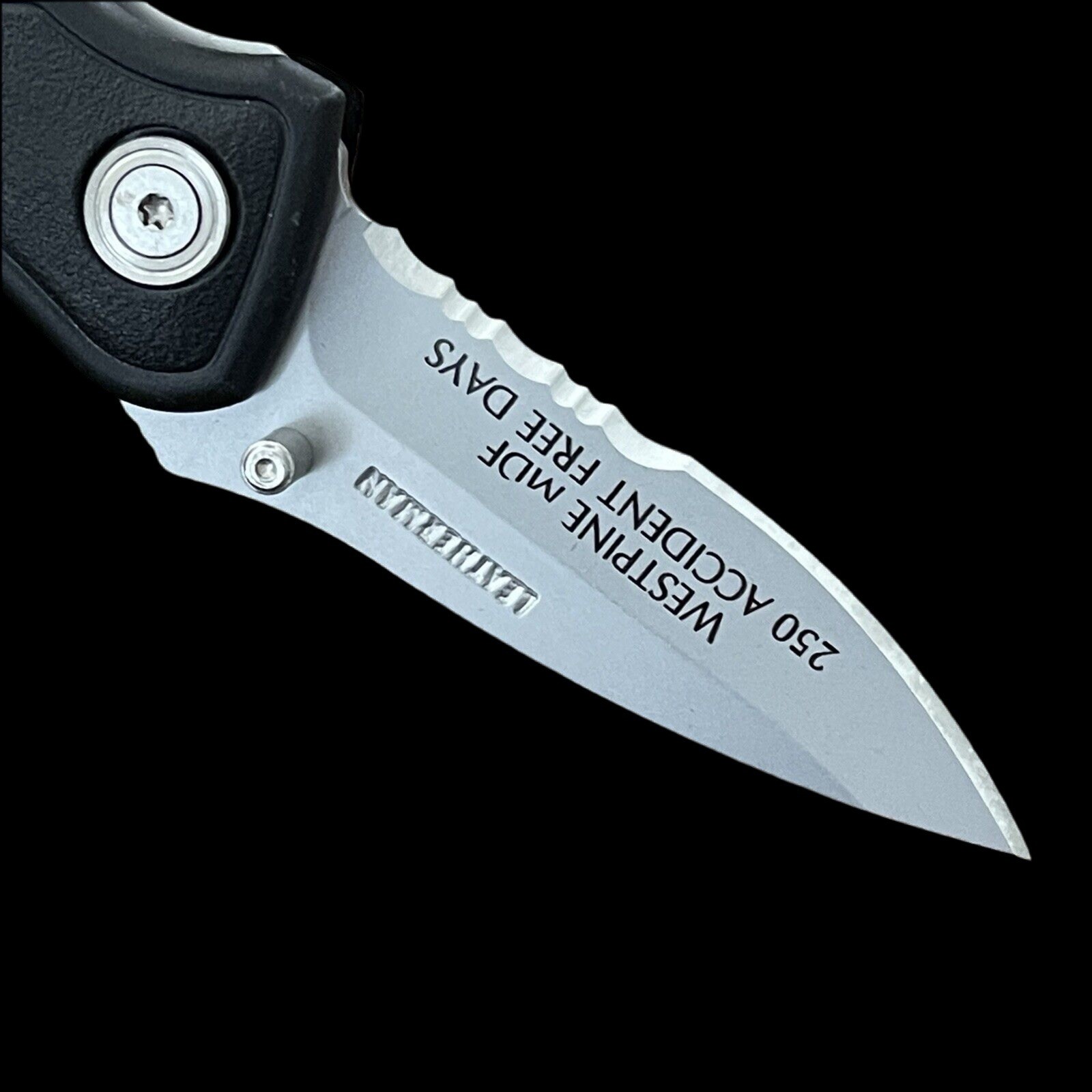 Leatherman C301 Knife EDC Half-Serrated Blade. Made in USA