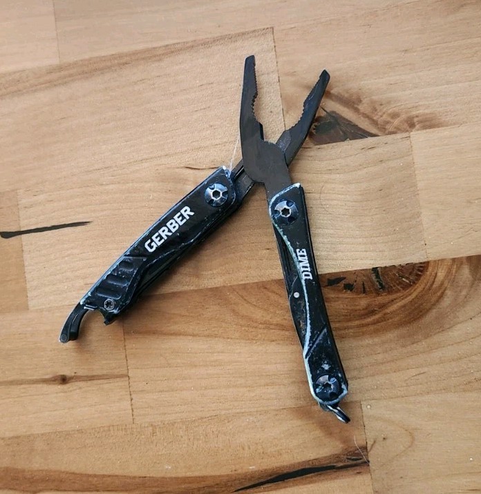 Gerber Dime Black – 9 Functions (USA) – Good Condition, Free Shipping – Y28