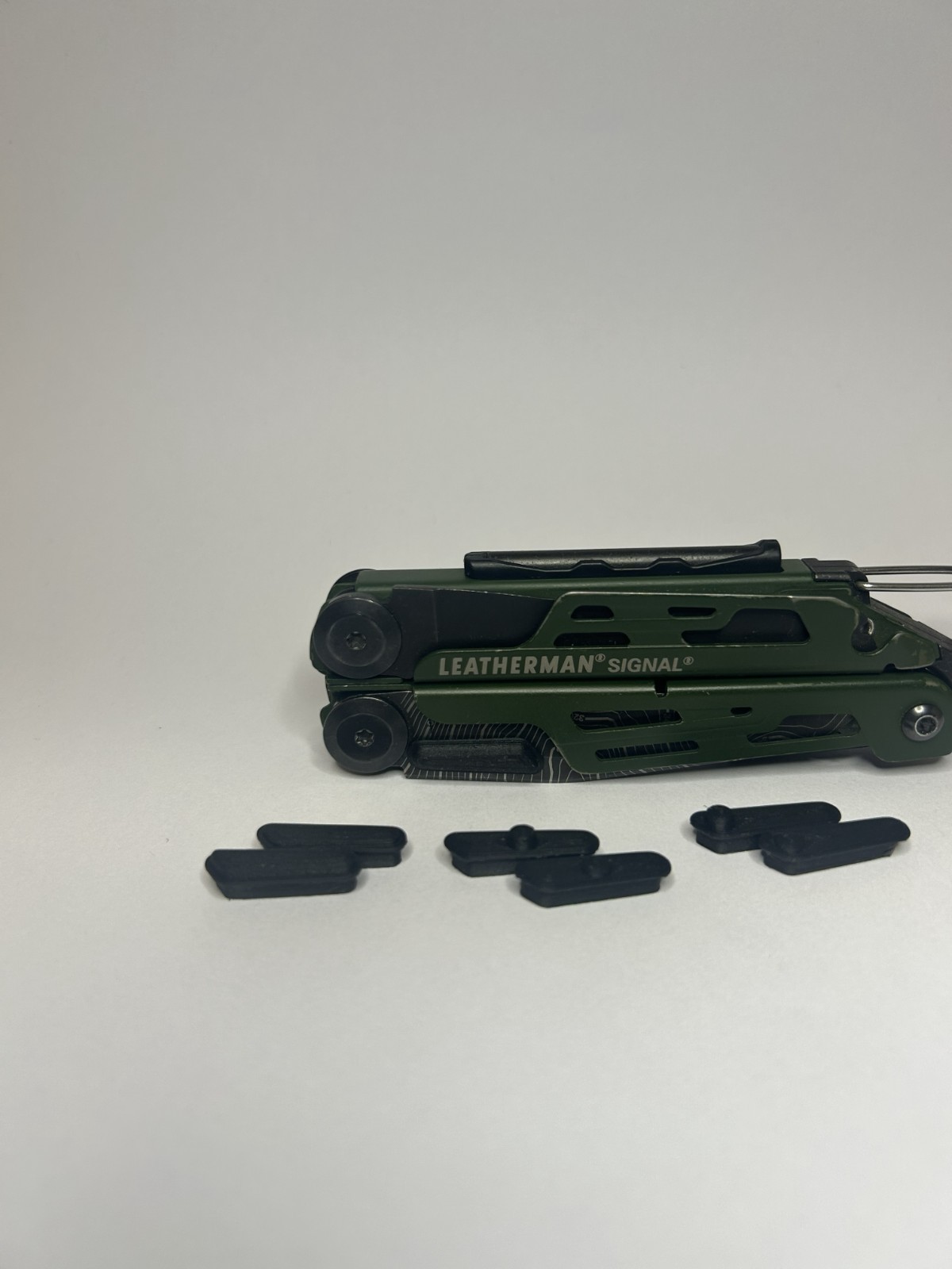 Leatherman Signal Upgrade Accessory – Thumb Studs (Block & Pin Styles, Raised +