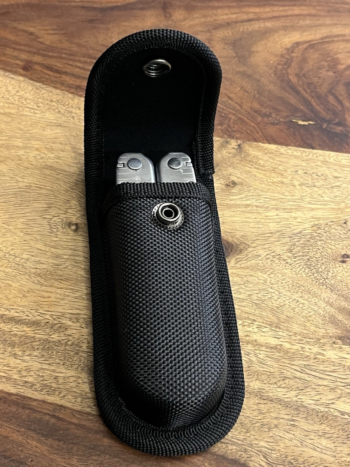 Leatherman Super Tool 300 Multitool w/Beautiful Sheath