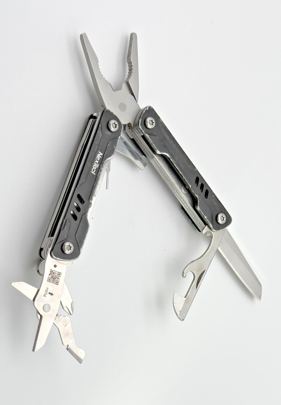 NexTool Mini Multi-Tool Pliers Pocket Knife Keychain Tool – Black, Used
