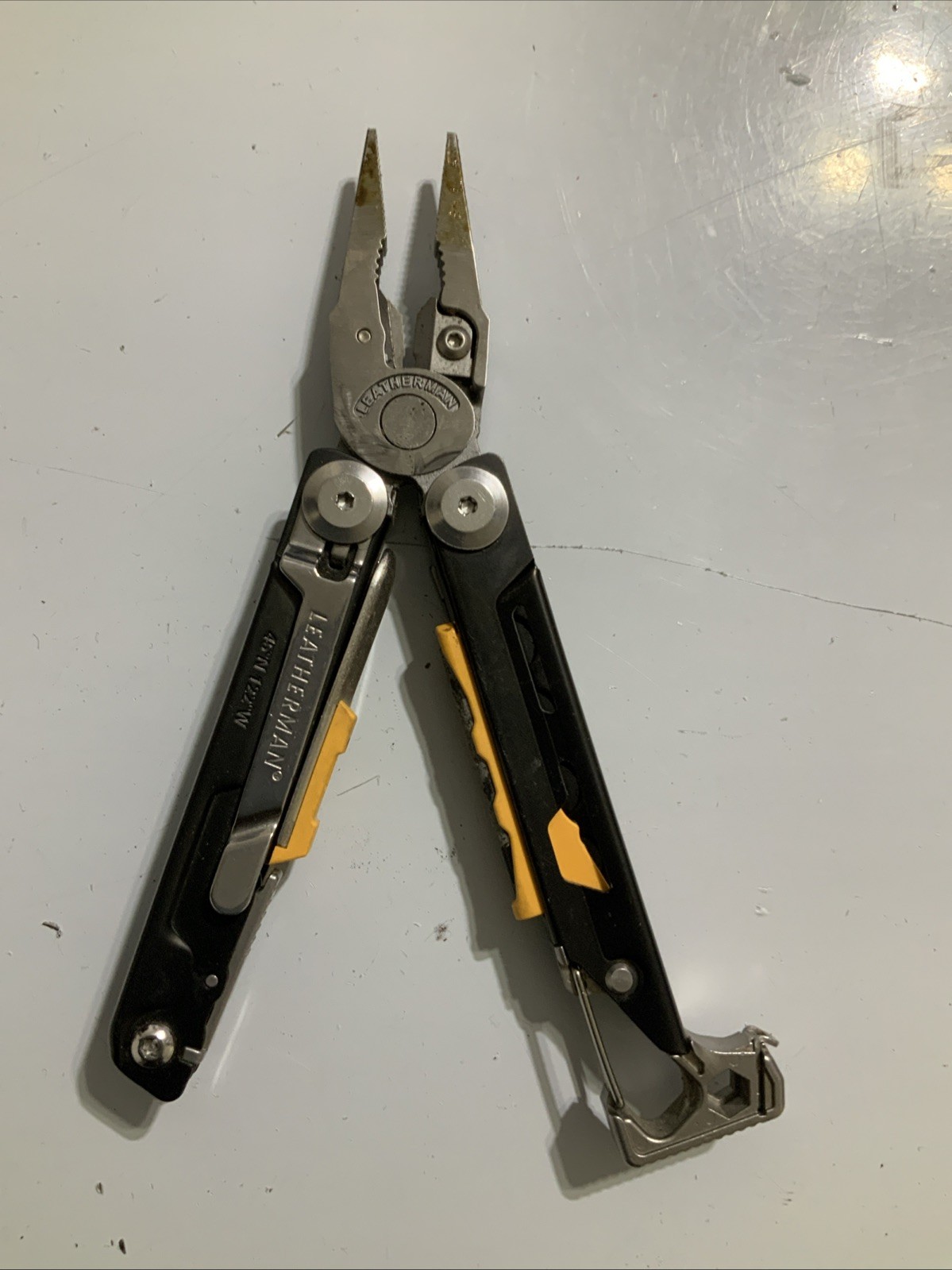 LEATHERMAN Signal Multi-Tool! – S7