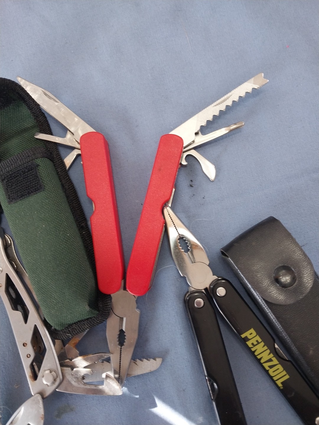 6 multi tools pliers knife screwdriver’s file Etc.