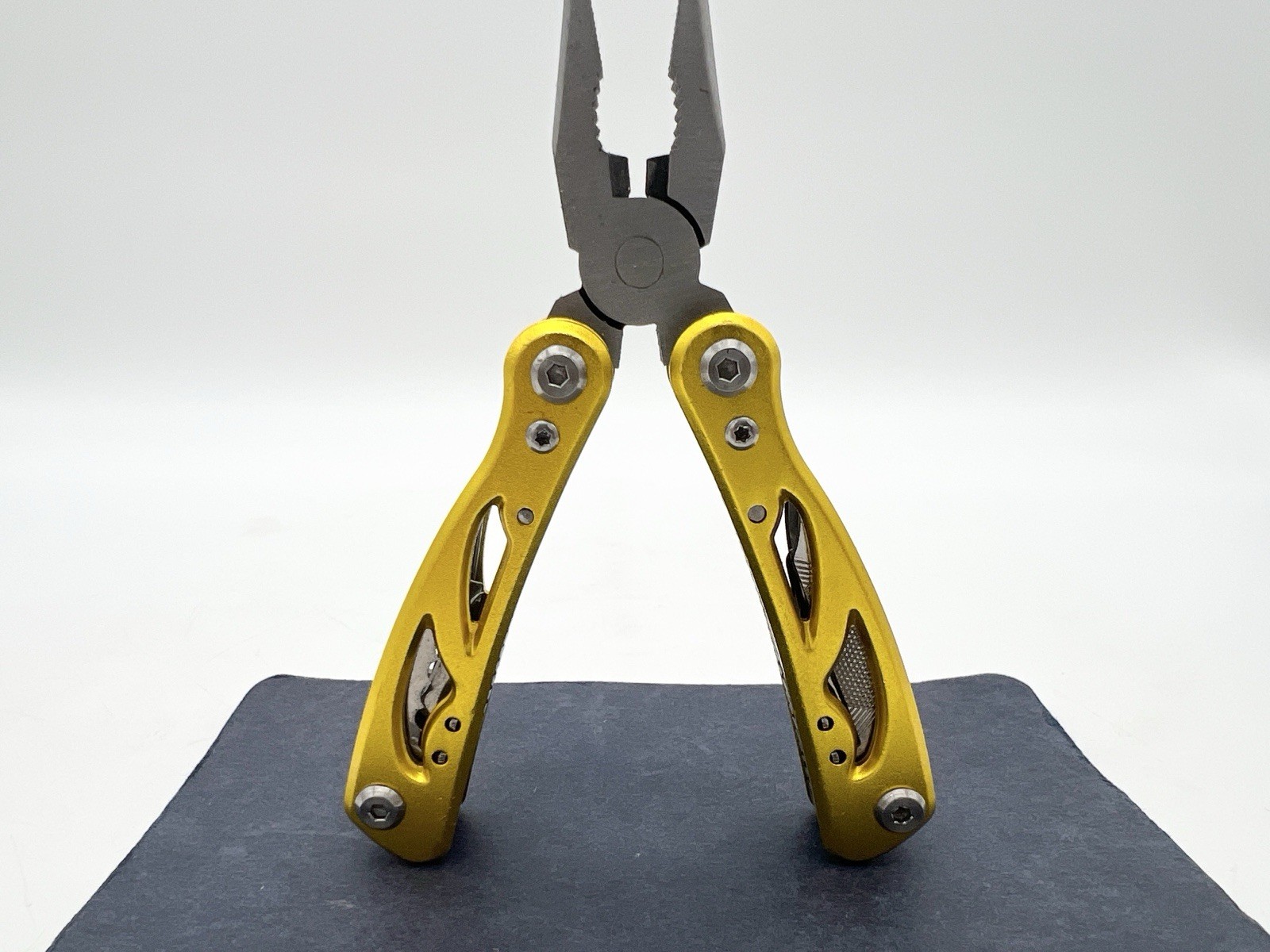 Stanley STHT0-70648 Mini Multi Tool Pliers Folding EDC Knife Screwdriver Yellow