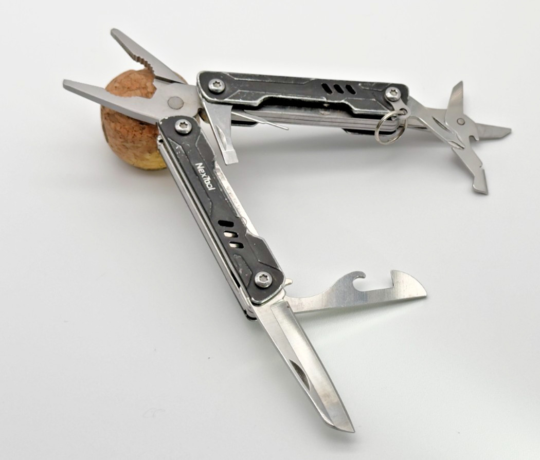 NexTool Mini Multi-Tool Pliers Pocket Knife Keychain Tool – Black, Used