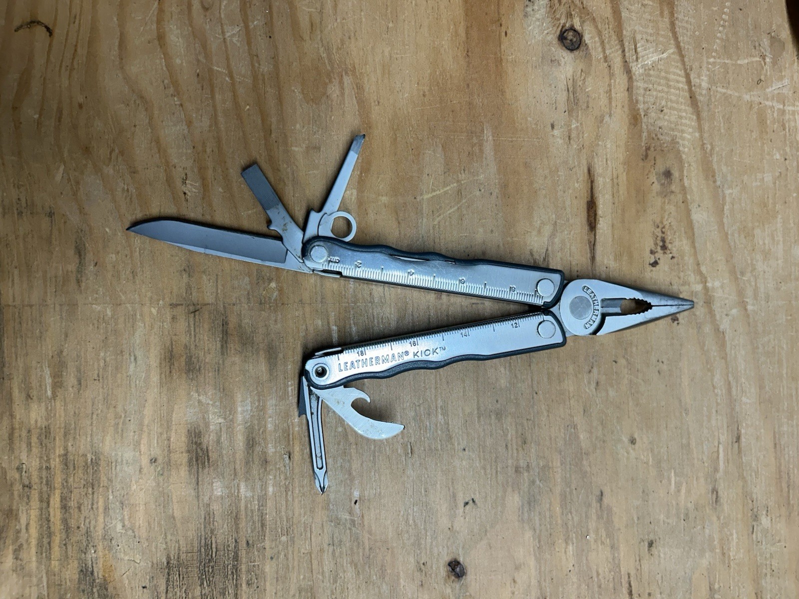 Leatherman Kick Stainless Steel Multi-Tool Pliers Knife