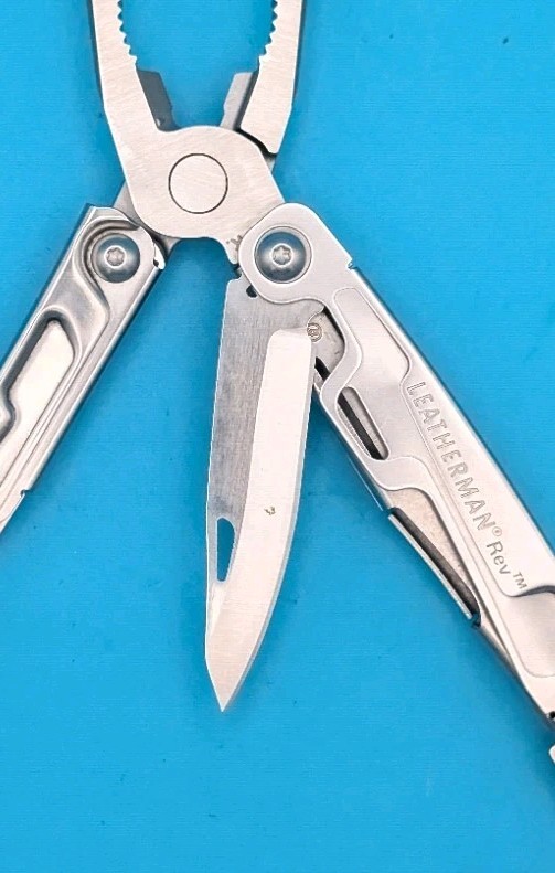 Leatherman Rev 3.8″ Multi-Tool, Stainless!