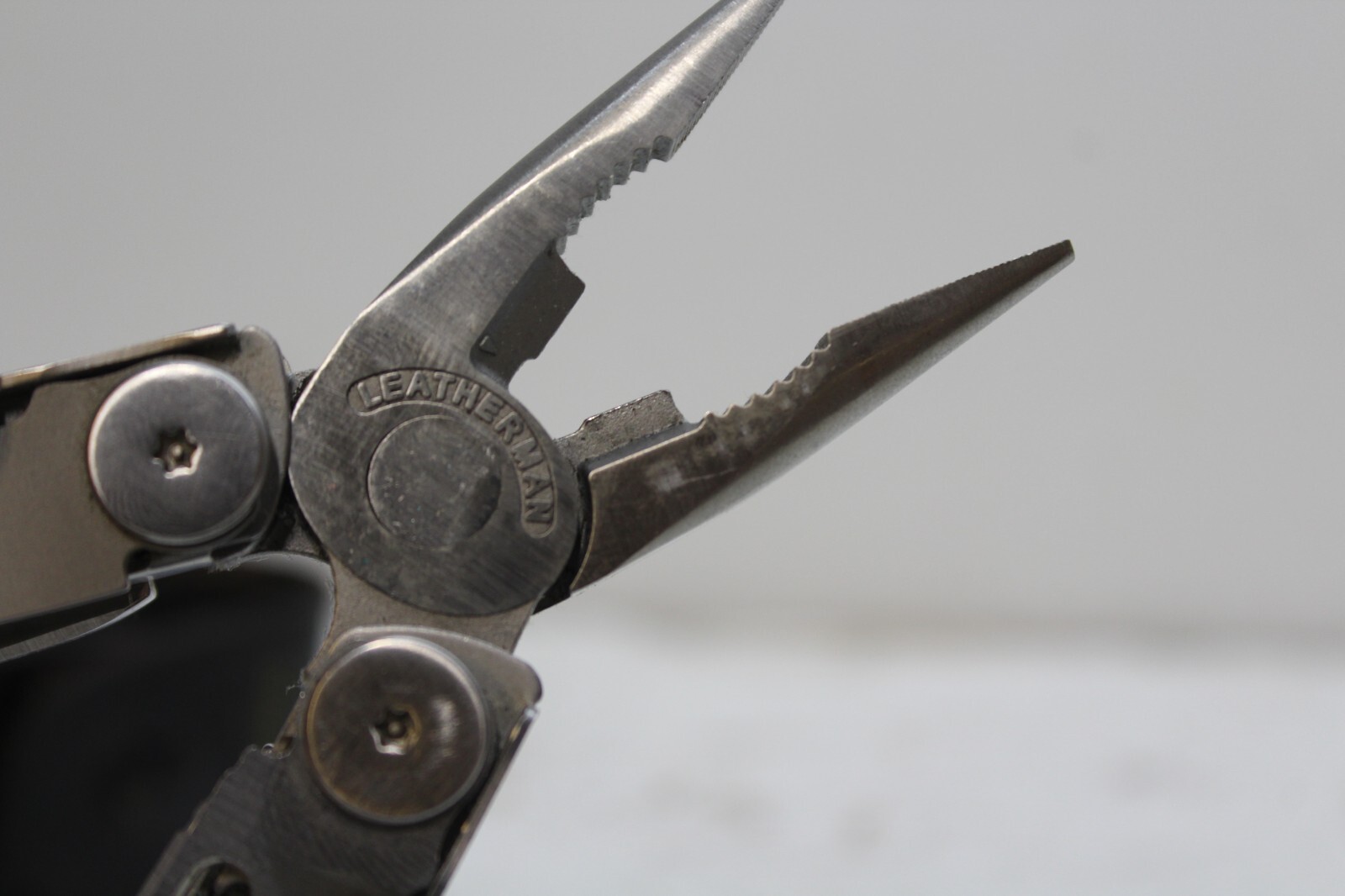 Leatherman Wave Cabelas Knife tools with LEATHER Pouch