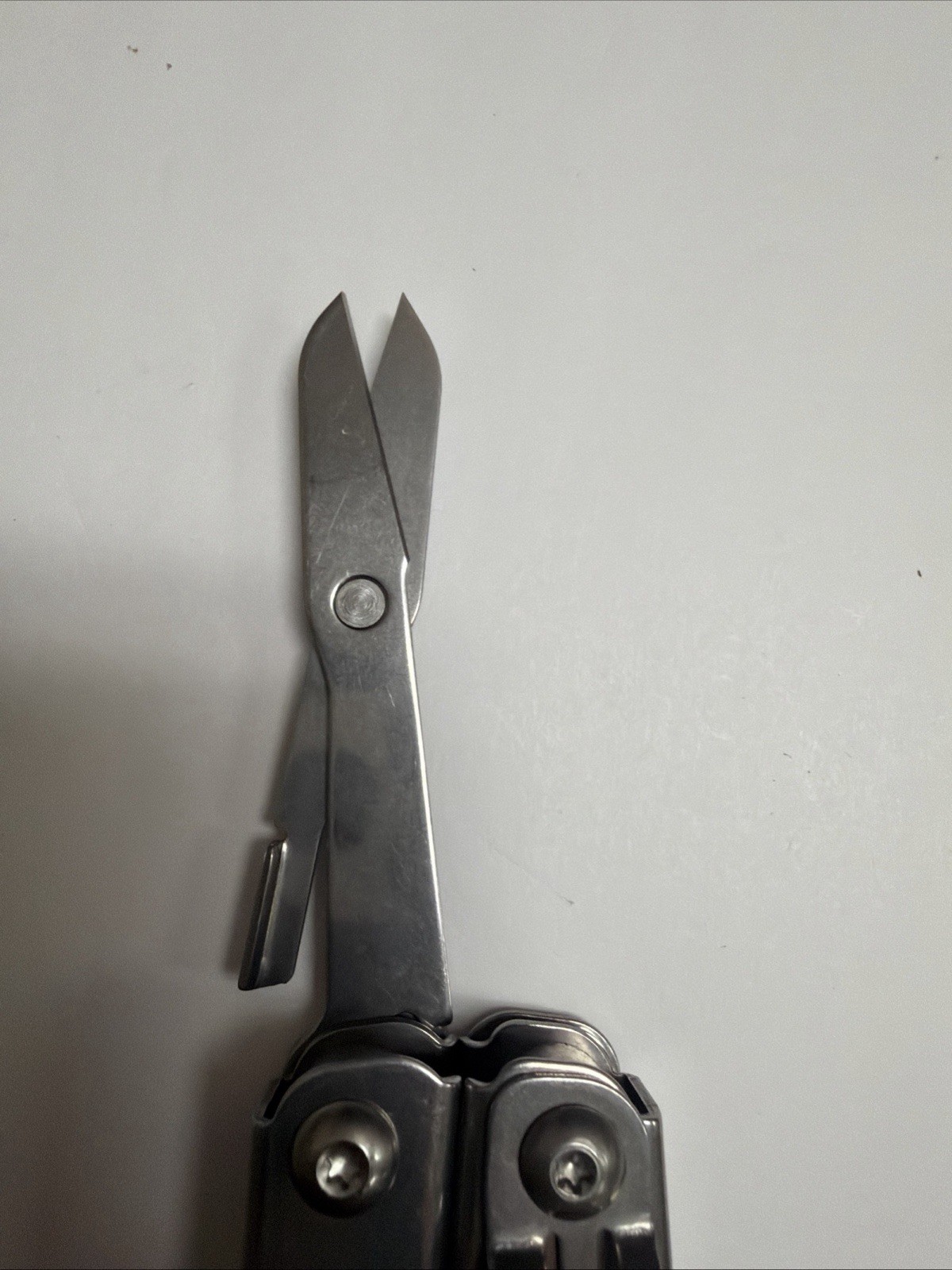 Leatherman Wingman 14 Tools Multi-Tool – Stainless Steel