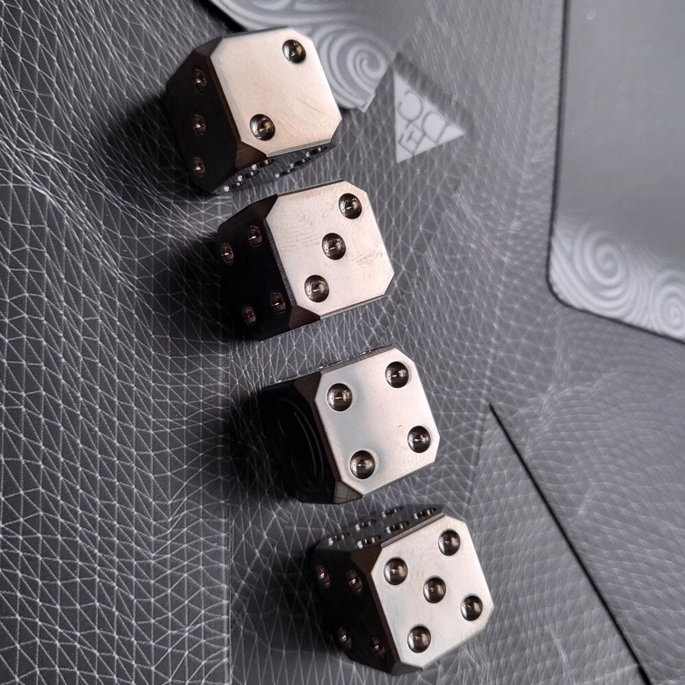 EDC Solid TC4 Titanium Alloy Creative Dice Toy KTV Entertainment Supplies -Smile