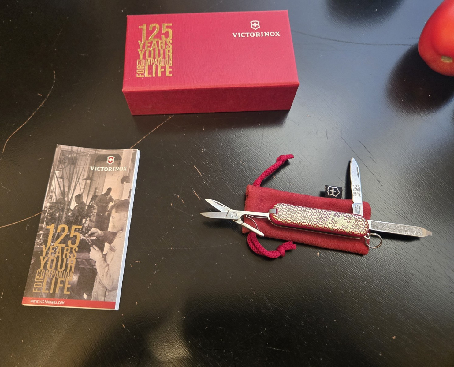 Victorinox Classic Swiss Army Pocketknife 7-Tool 125 Anniversary w Pouch