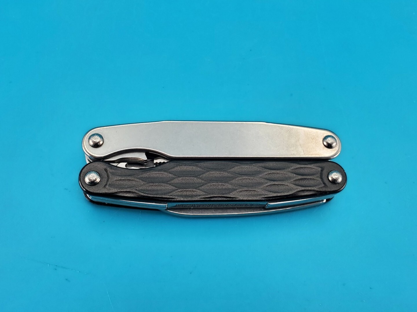 Leatherman JUICE SX Multi-Tool! With Sheath! RARE! HARD TO FIND!